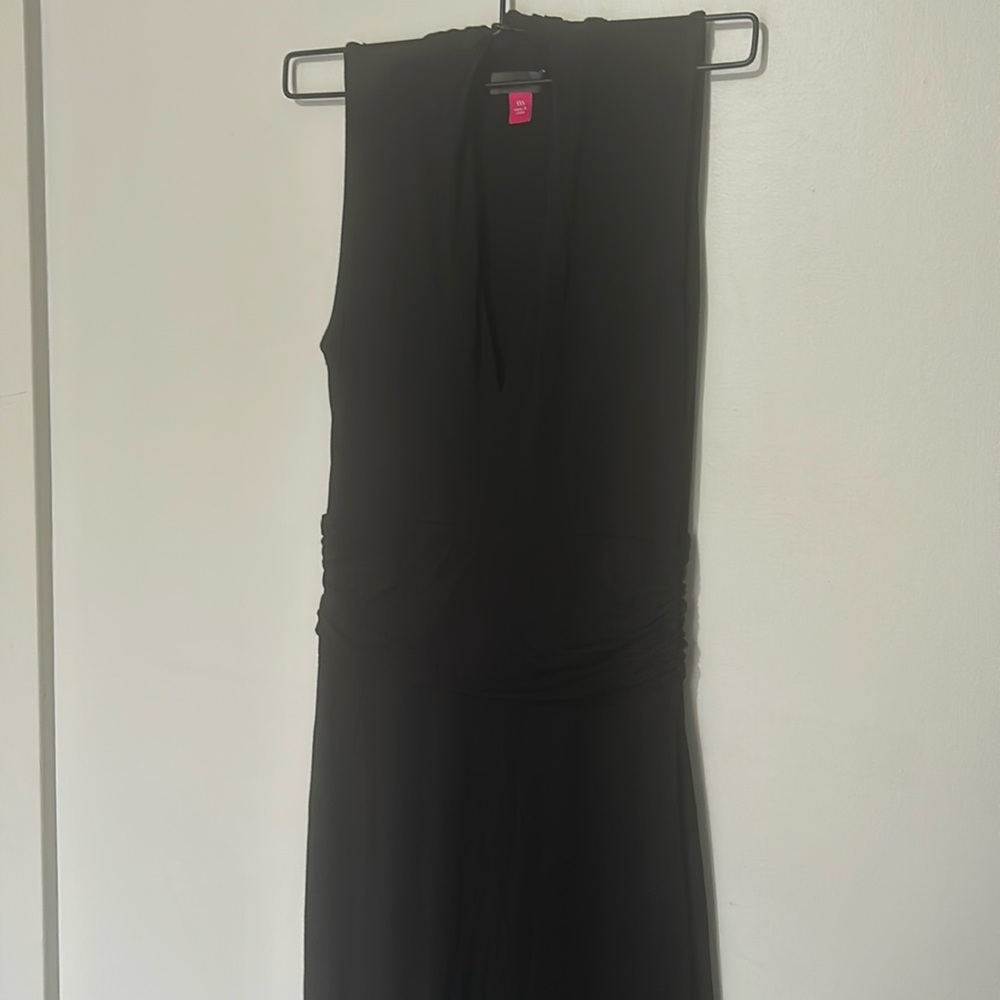 Black sleeveless fitted v neck